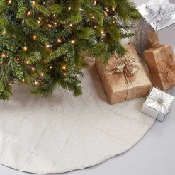 Christmas Tree Skirts & Collars><noscript><img width=