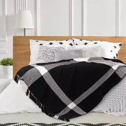 Blankets & Throws><noscript><img width=