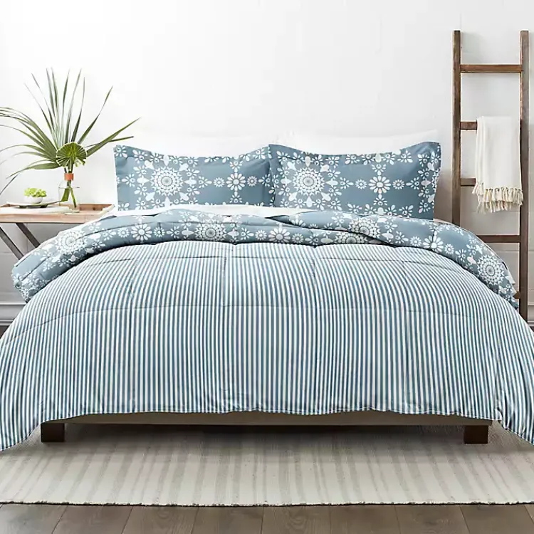 Kirklands Home Daisy Medallion Queen 3-pc. Comforter Set Blue