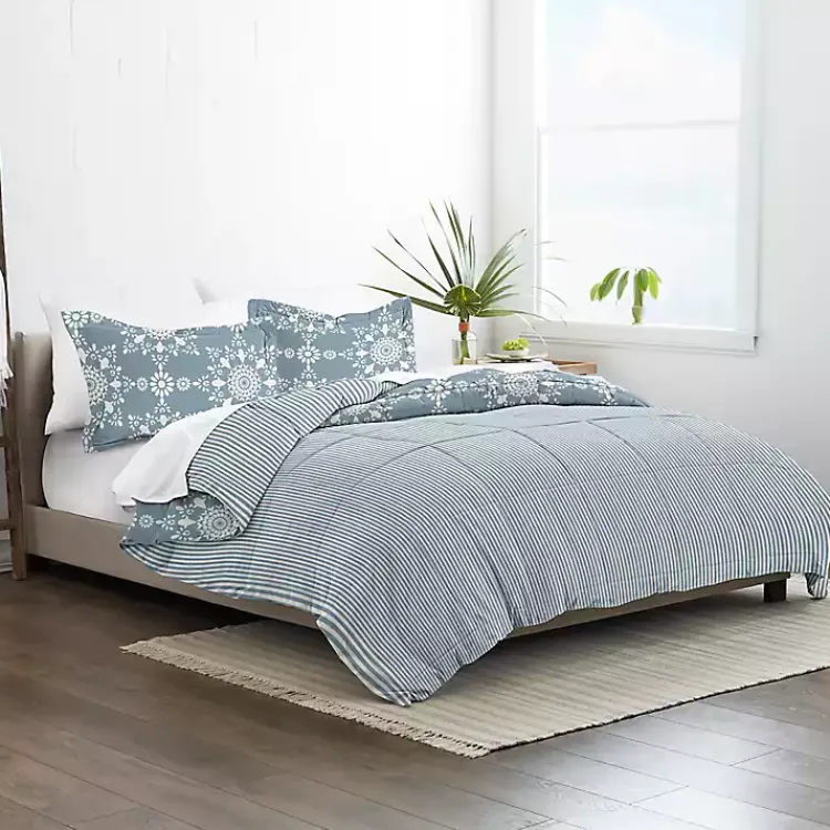 Kirklands Home Daisy Medallion Queen 3-pc. Comforter Set Blue