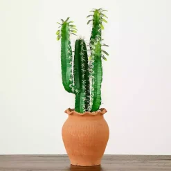 Arrangements & Greenery><noscript><img width=