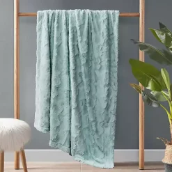 Blankets & Throws><noscript><img width=