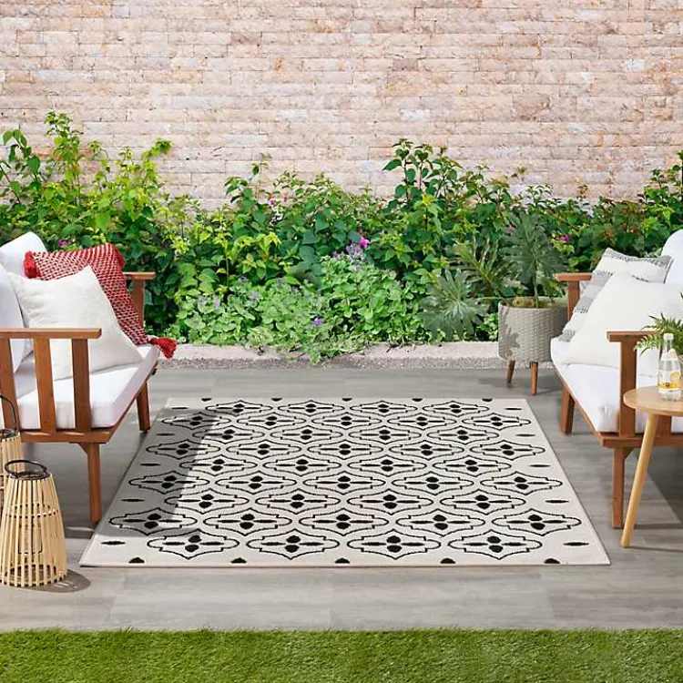 Kirklands Home Ivory & Black Quatrefoil Indoor/Outdoor Rug, 4x6 Best