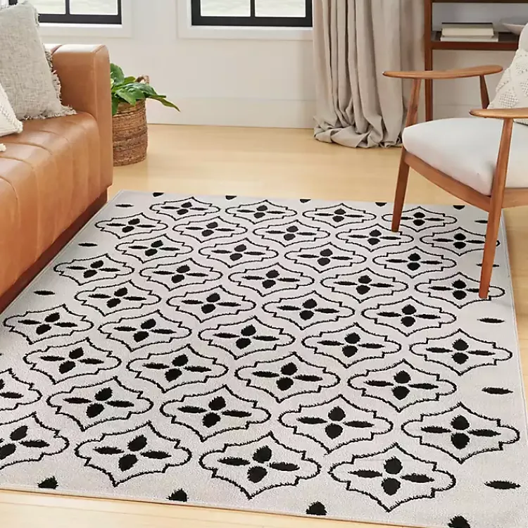 Kirklands Home Ivory & Black Quatrefoil Indoor/Outdoor Rug, 4x6 Best