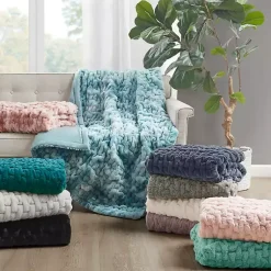 Blankets & Throws><noscript><img width=