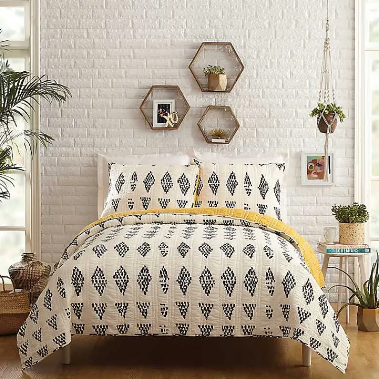 Kirklands Home Justina Blakeney Beaded 3-pc. Full/Queen Quilt Set Hot