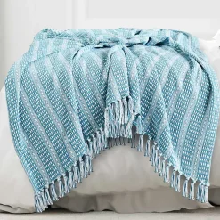 Blankets & Throws><noscript><img width=