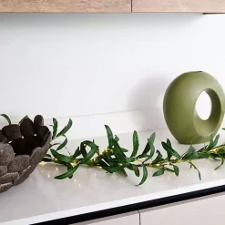 Arrangements & Greenery><noscript><img width=