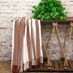 Blankets & Throws><noscript><img width=