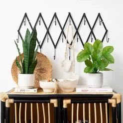 Arrangements & Greenery><noscript><img width=