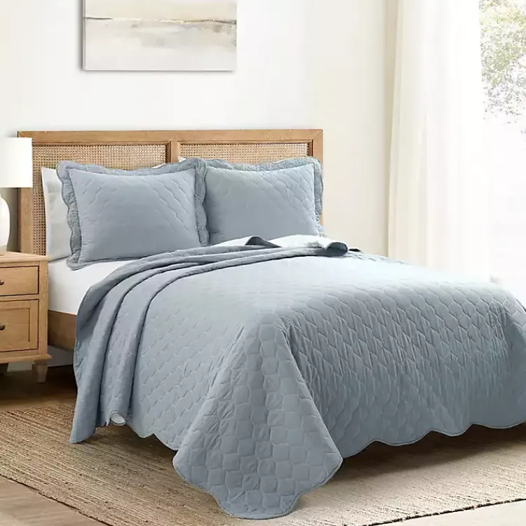 Kirklands Home White and Blue Scallop 3-pc. Full/Queen Quilt Set New