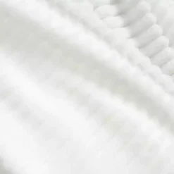 Blankets & Throws><noscript><img width=